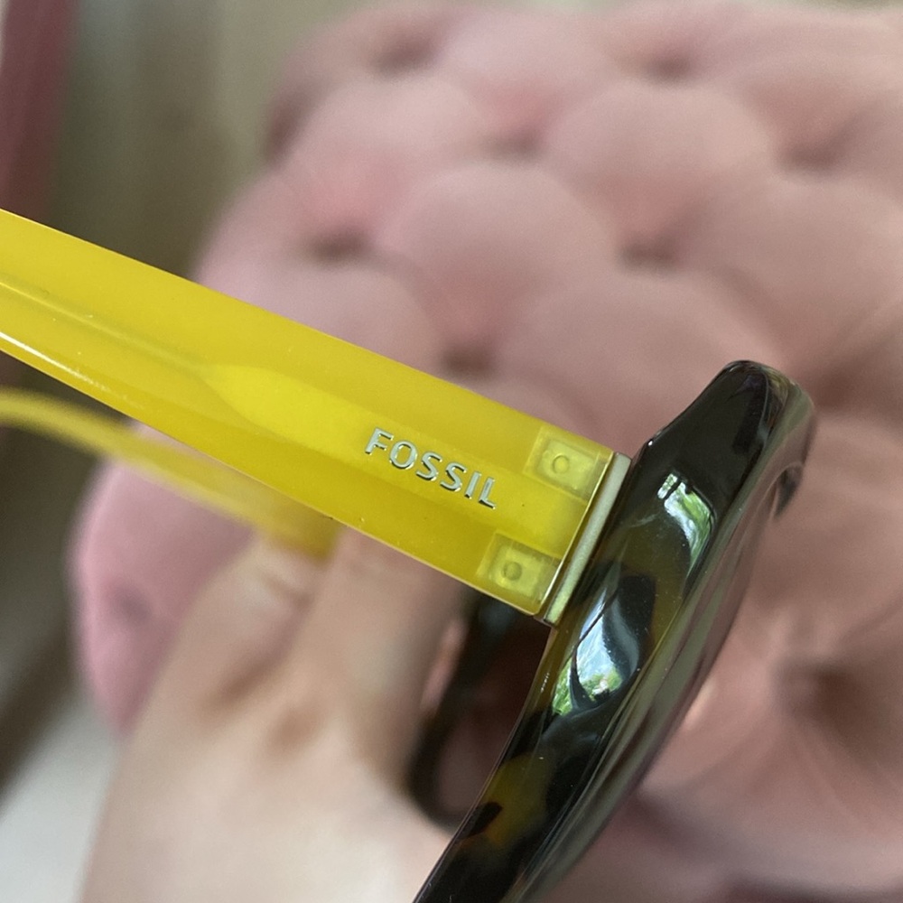 FOSSIL SUNGLASSES - Picture 2 of 3